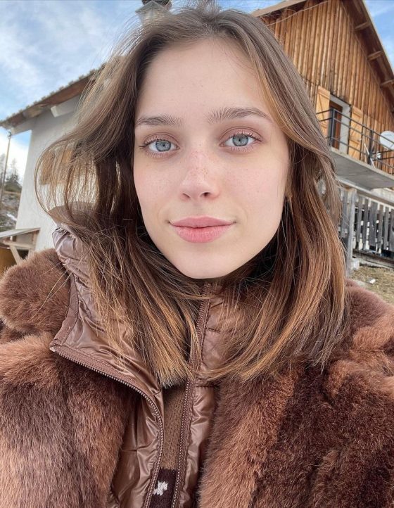 French girl winter skincare ilonaclement