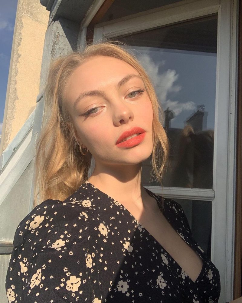 Sprig Look How to Do a French Girl Spring Makeup Look 2026