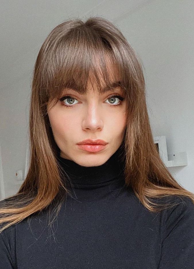 French girl Straight hair maralafontan