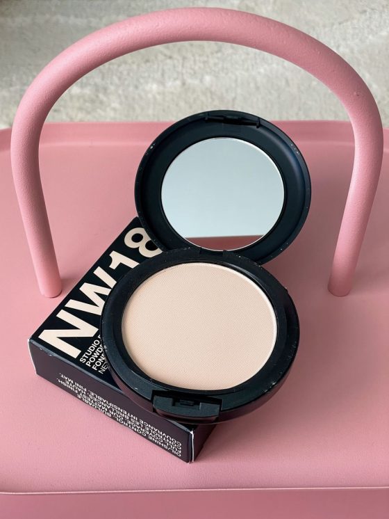 Mac Studio Fix Powder Plus Foundation review IMG_3876