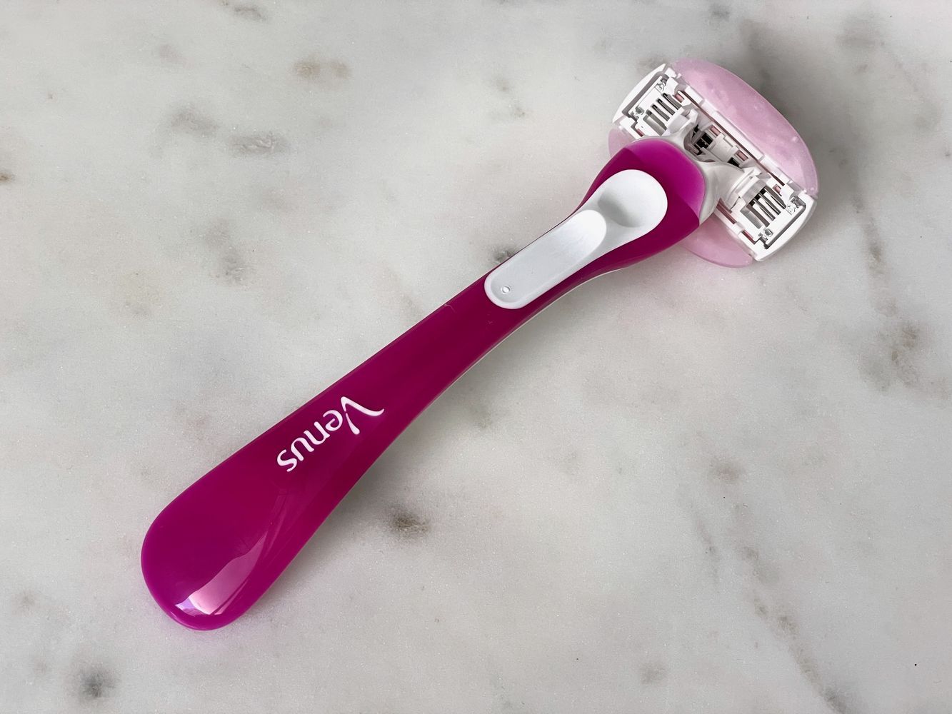 Venus ComfortGlide Womens Razor IMG_3810