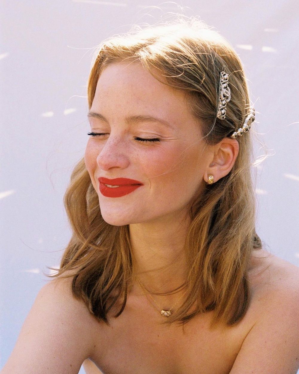 how to wear red lipstick camilleyolaine